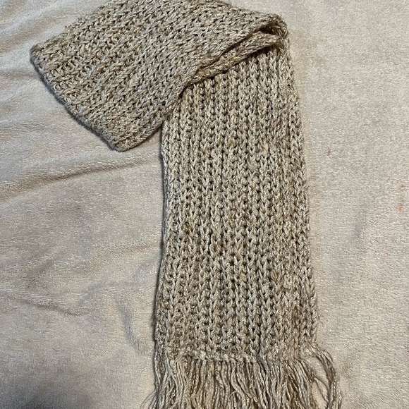 Crochet Scarf Cream and tan color - Picture 2 of 3